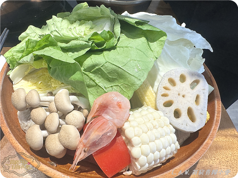 [中壢美食]福叁鍋物~肉質鮮美+新鮮海鮮，連餐後甜點也很用心。 @貧窮貴婦小愛的吃喝玩樂育兒日記