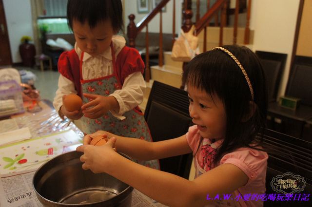 親子烹飪[DIY烘焙@用氣炸鍋讓你愛上料理]小孩都會做的香蕉磅蛋糕 @貧窮貴婦小愛的吃喝玩樂育兒日記