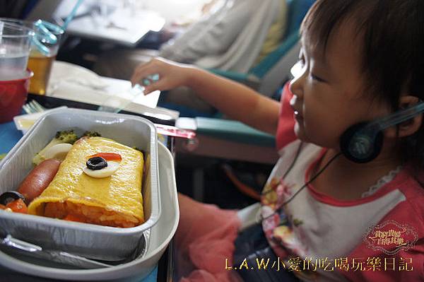 [365X098][達美Delta航空飛機餐@東京成田機場]兒童餐+正常餐Jun.2012 @貧窮貴婦小愛的吃喝玩樂育兒日記
