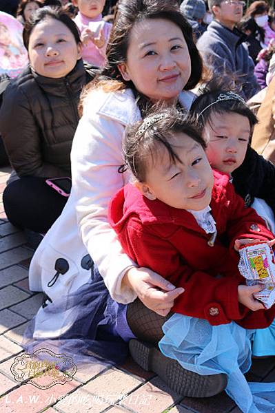[2015.02月日本東京親子自由行Day5]東京迪士尼樂園攻略~輕鬆又滿足的行程(冰雪奇緣限定)(適人多時/帶小小孩的策略分享) @貧窮貴婦小愛的吃喝玩樂育兒日記