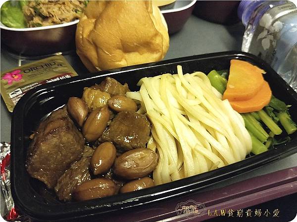 [泰國航空THAI飛機餐@曼谷蘇凡納布機場BKK] @貧窮貴婦小愛的吃喝玩樂育兒日記