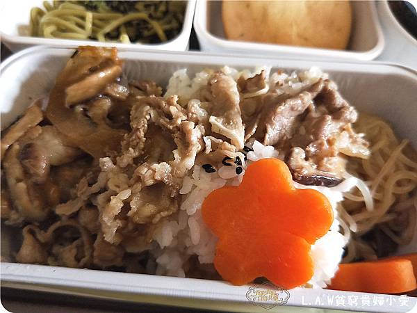 [國泰航空CX飛機餐@日本成田機場NRT]兒童餐+水果餐+正常餐 @貧窮貴婦小愛的吃喝玩樂育兒日記